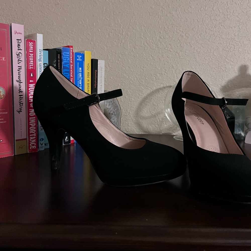 Super cute black Mary Jane heels